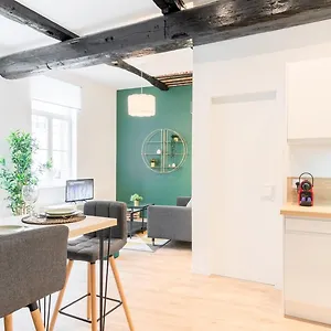 Appartement Character In The Heart Of Old, Lille